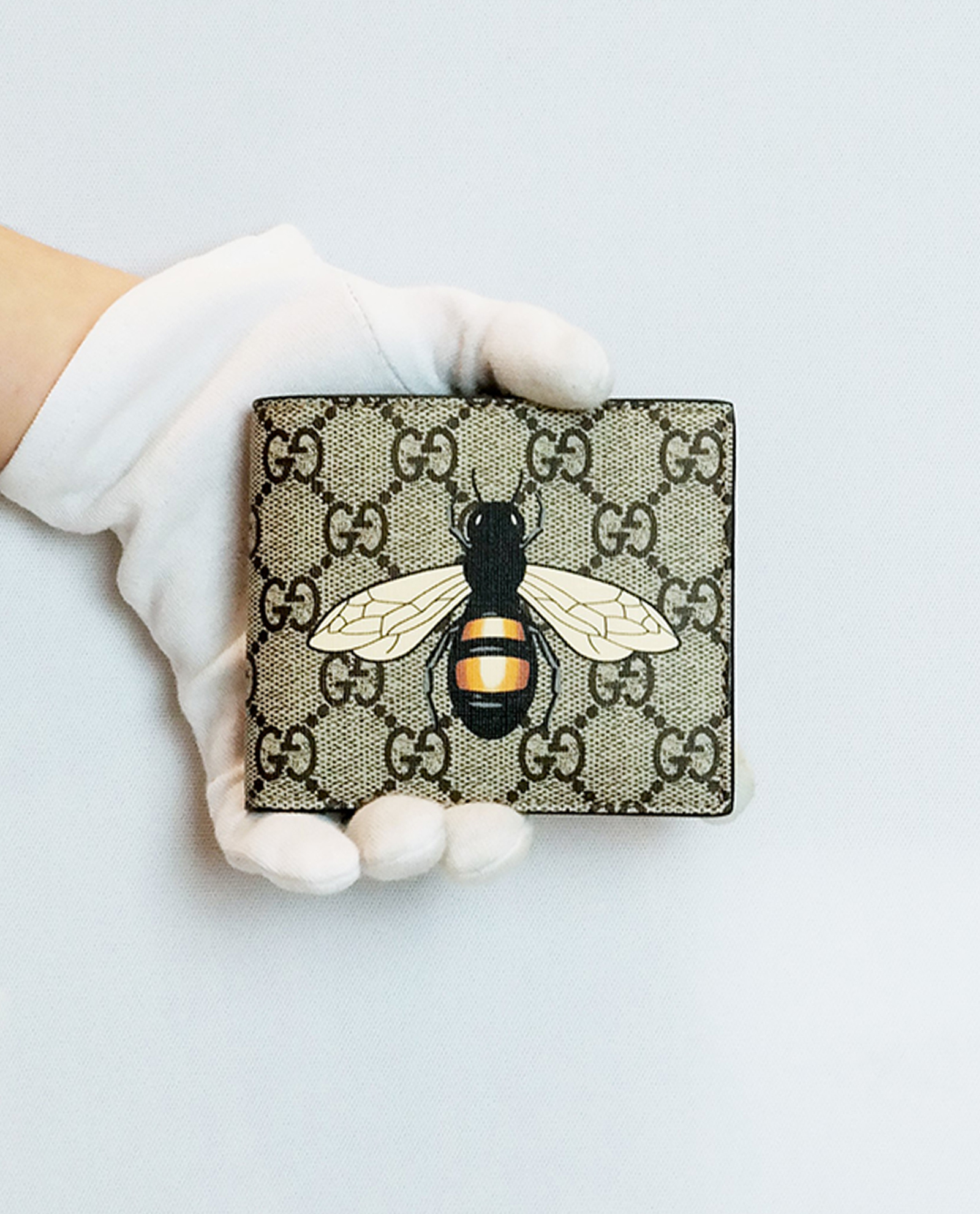 Gucci wallet with a bee hotsell